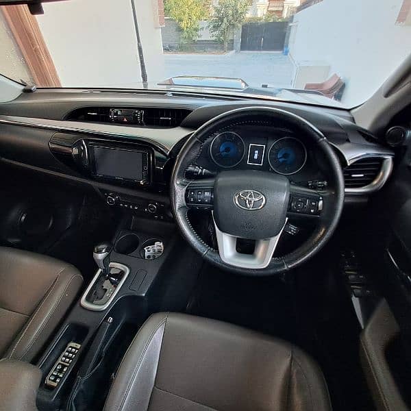 Toyota Hilux 2017 16