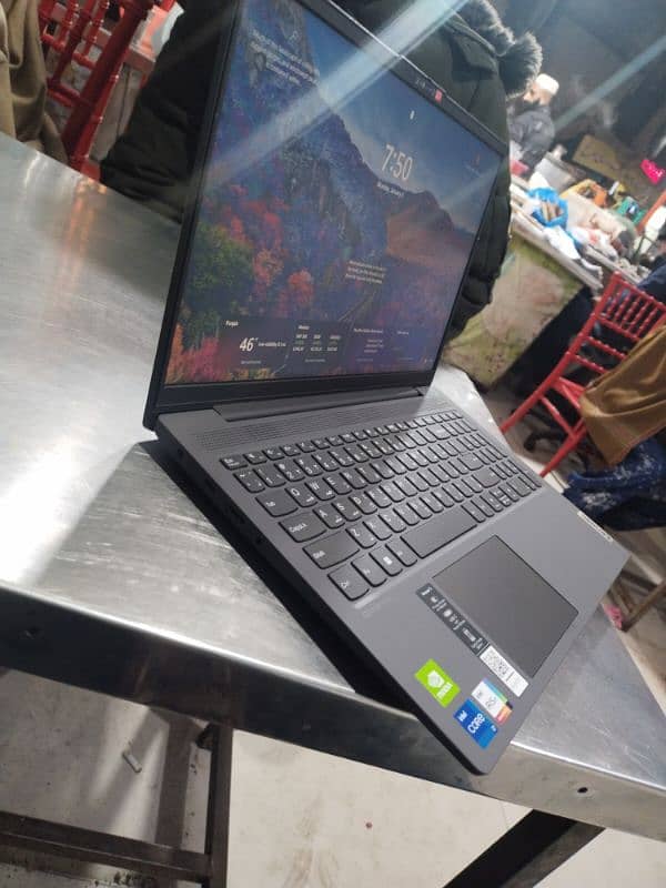 Lenovo IdeaPad i7 11 gen 7