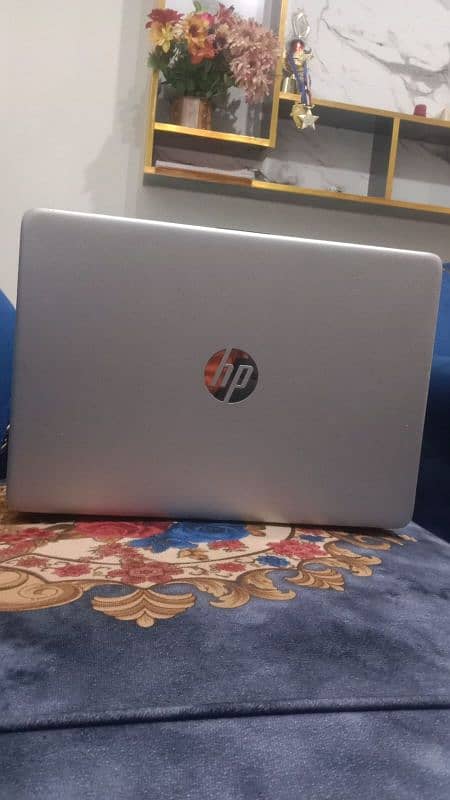 Hp laptop - AMD . model  A9-9425 3