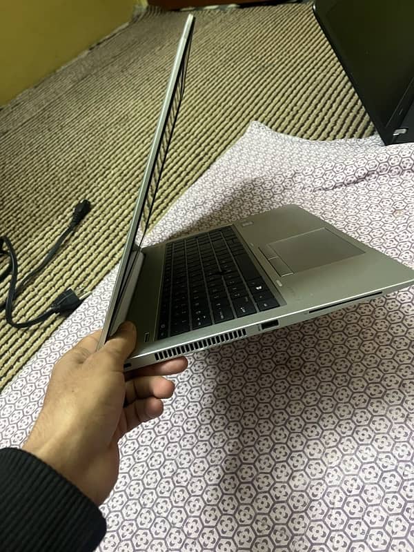 HP elitebook 850 G5 15.6 inches core i 7 8th genration 3