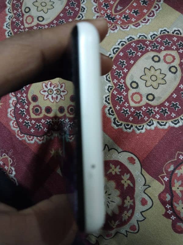 sumsung galaxy A04 10 by 9 condition 4/64 4