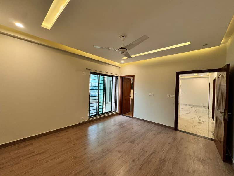 Jameel Sons Real Estate Offers 10 Marla Flat Is Available For Rent In Askari 11 Sector D At Super Hot Location The Flat Has Proper 3 Bedrooms With Attached Washrooms 14