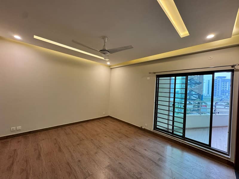 Jameel Sons Real Estate Offers 10 Marla Flat Is Available For Rent In Askari 11 Sector D At Super Hot Location The Flat Has Proper 3 Bedrooms With Attached Washrooms 15