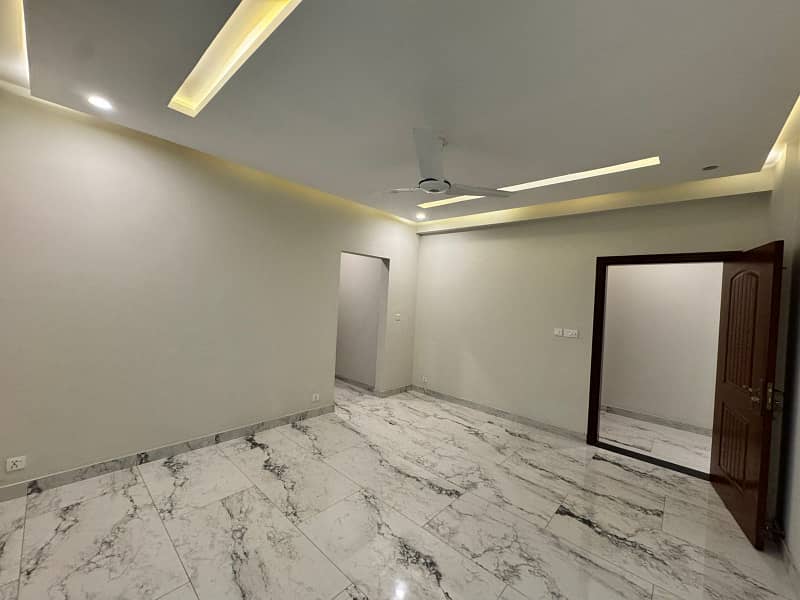 Jameel Sons Real Estate Offers 10 Marla Flat Is Available For Rent In Askari 11 Sector D At Super Hot Location The Flat Has Proper 3 Bedrooms With Attached Washrooms 22