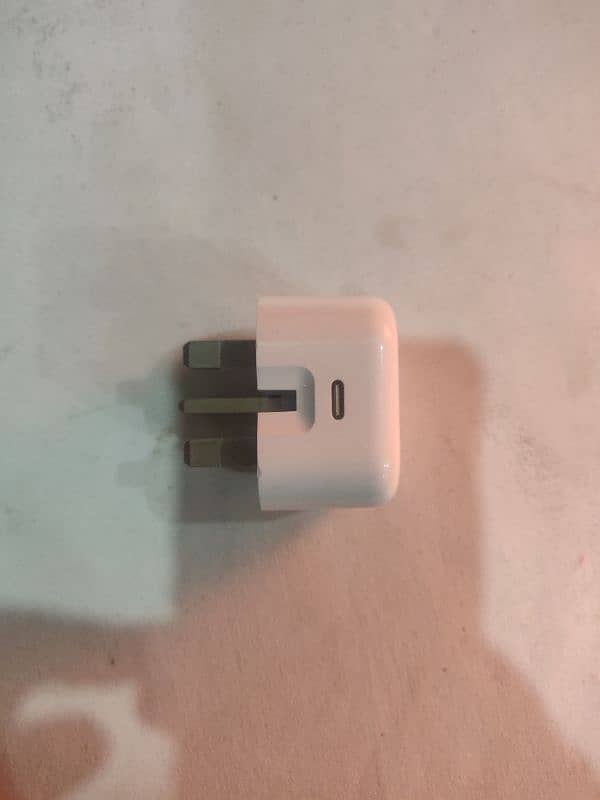 Apple original charger i phone  15 4