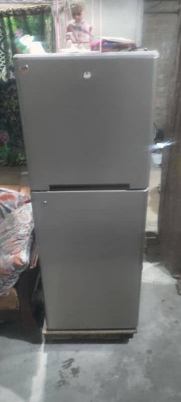 gree refrigerator 0