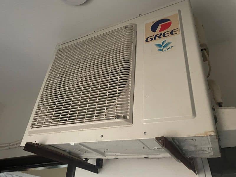 Gree  2 ton Non inverter 2