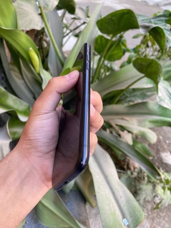 IPHONE XR • NON PTA • 86 HEALTH 3