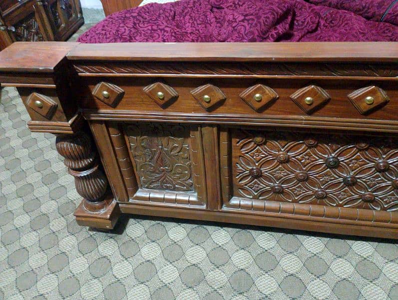 wooden bed set in chiniot design 5