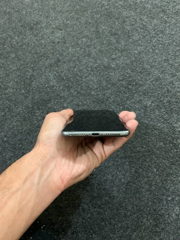 iPhone 8 Plus 3