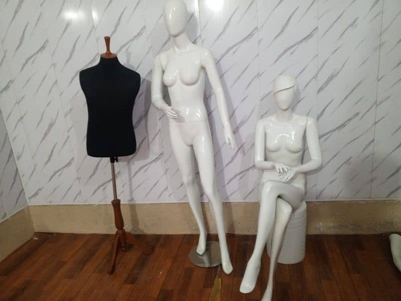 Drapping Mannequin dummy available 3