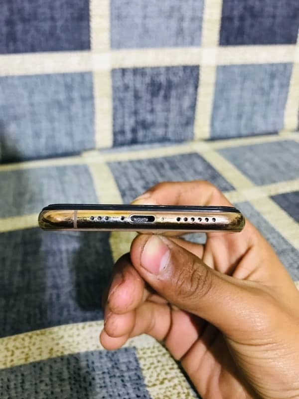 iPhone XS non pta factory unlock 10/9 condition 3