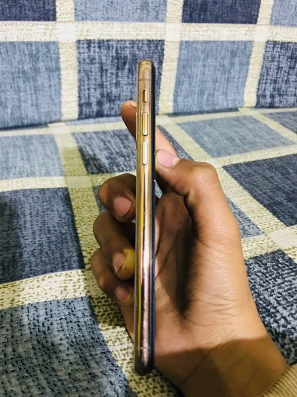 iPhone XS non pta factory unlock 10/9 condition 5