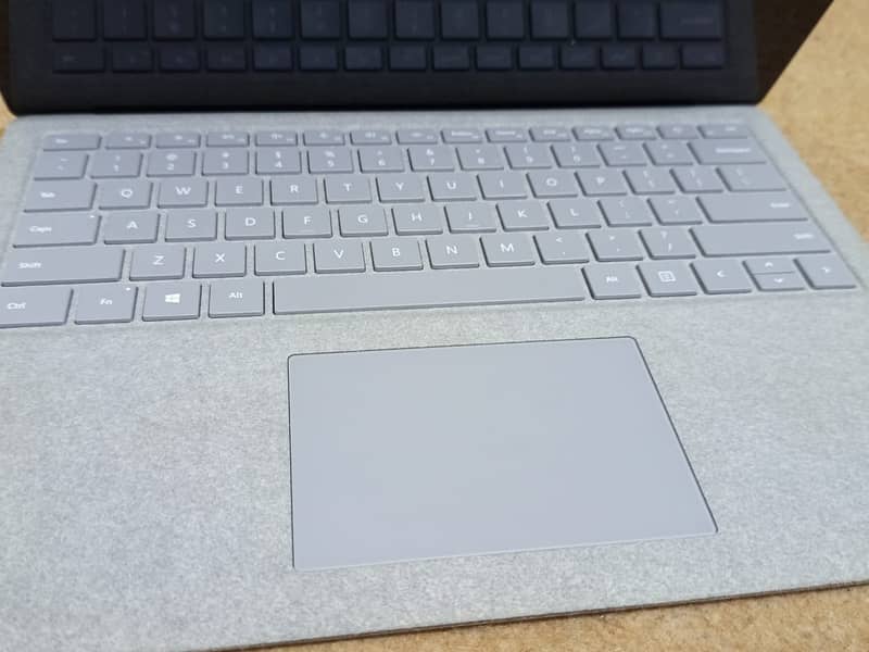 Microsoft surface 2 laptop core i7 8th generation 2