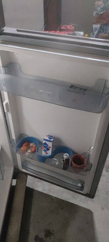 gree refrigerator 1