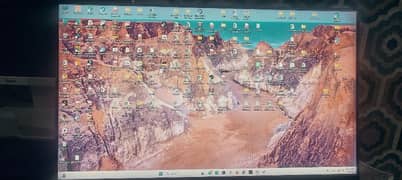 Dell Borderless 24 Inches IPS LED Line issue.