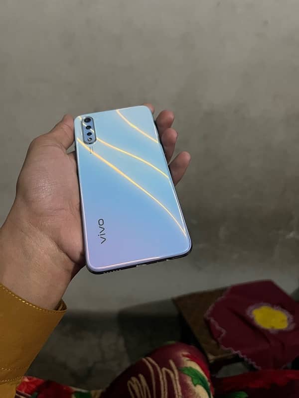 Vivo S1 8/128 0