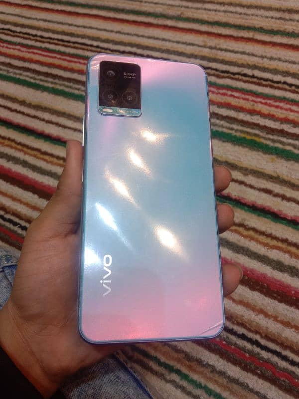 vivo y33s 8+4/128 with box and charger 5