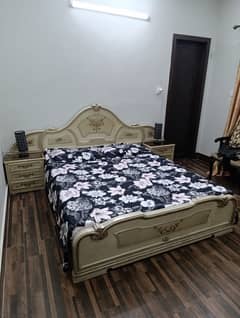 solid wooden bed set for sale