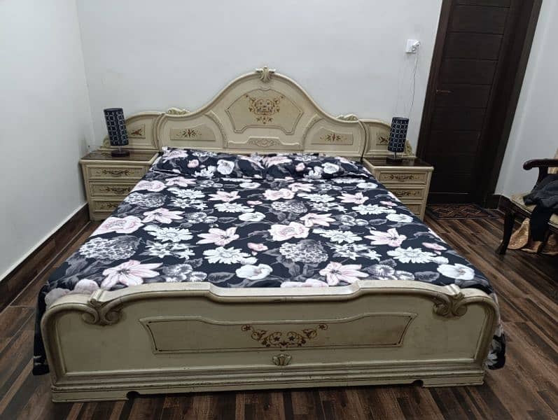 solid wooden bed set for sale 2