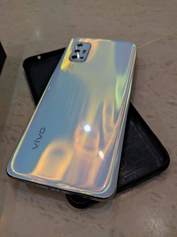 VIVO V17 1