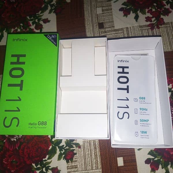 Infinix hot 11S Conditions all good. with box 7