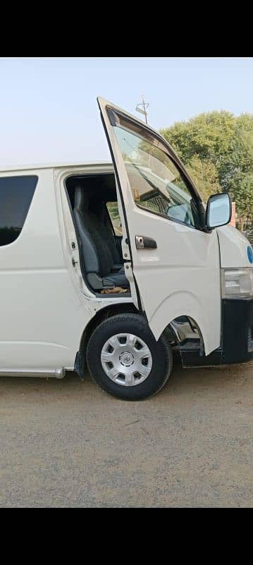 Toyota Hiace 200 Buxa 5