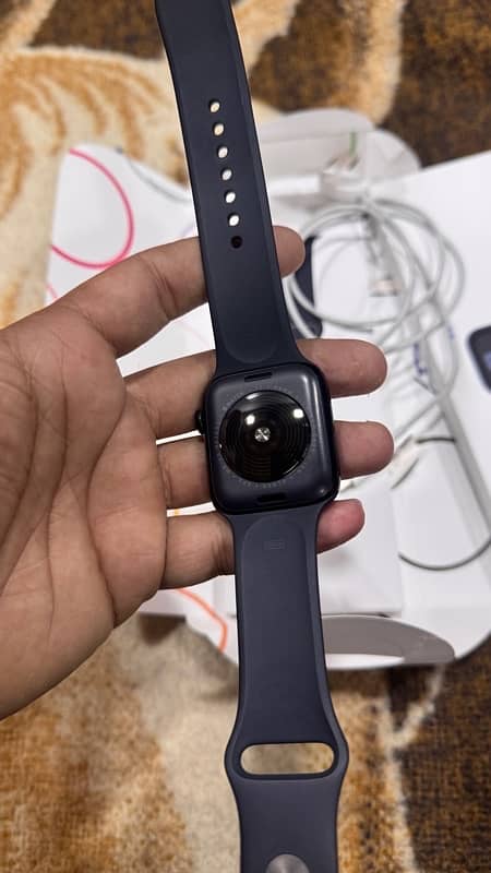 Apple Watch 2nd Gen 44mm| 100% BH | 7 Months Warranty | Complete Box | 2