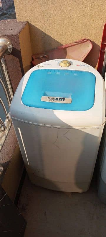 Dawlance Spin Dryer in Good Condition 1