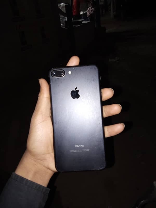 I phone  7 plus argent Sell no Issue 0