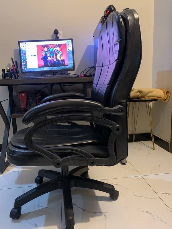 office/gaming chair in just 12k 2