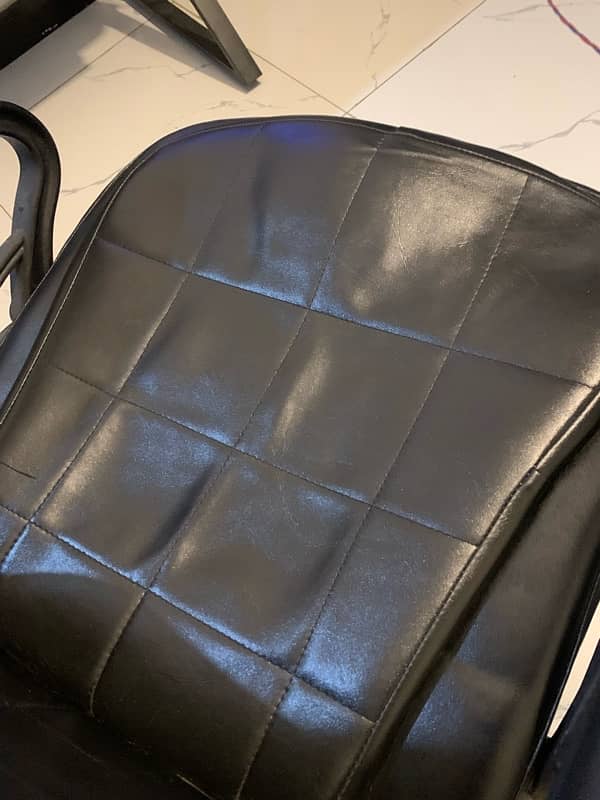 office/gaming chair in just 12k 4