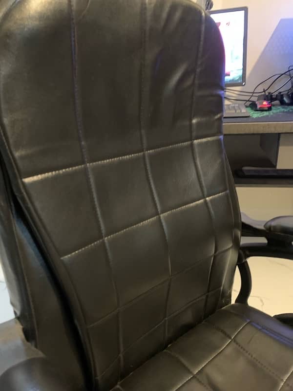 office/gaming chair in just 12k 5