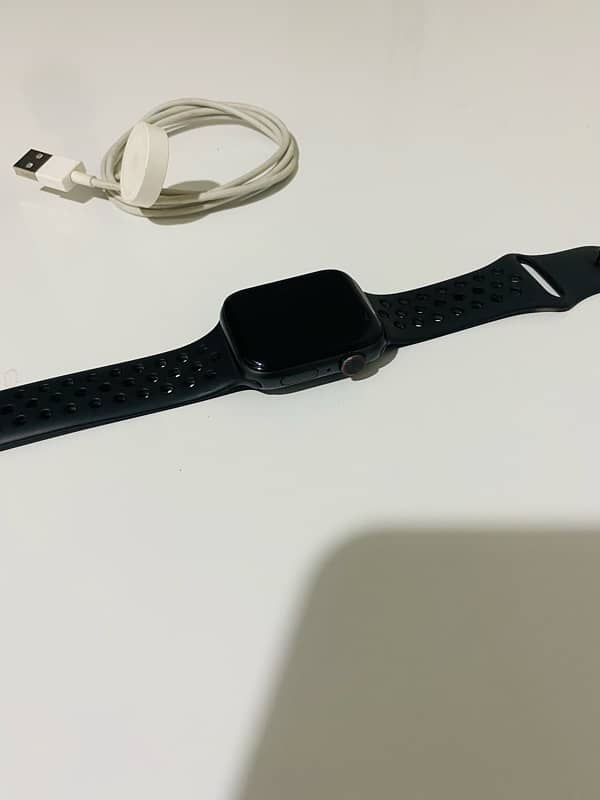 APPLE SERIES 6 (BLACK) {44 mm} NIKE EDITION WITH CHARGER (NIKE STRAPS) 2