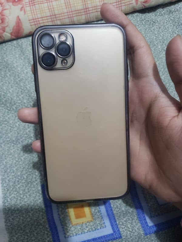 Iphone 11 pro max Non Pta Gold 10/10 LL/A model 5