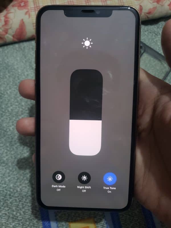 Iphone 11 pro max Non Pta Gold 10/10 LL/A model 6