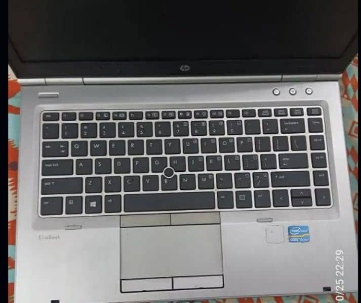 HP EliteBook 8460-P Processor i5core 2nd Generation Ram 4Gb SSD 128Gb 13