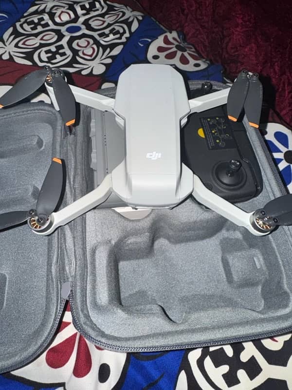 dji mini se new 10/10condition price negotiable 0