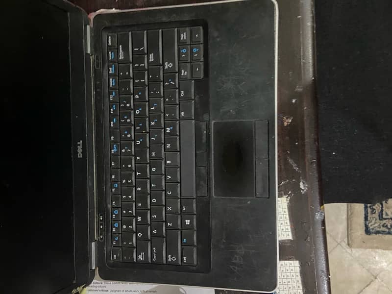 DELL latitude 5