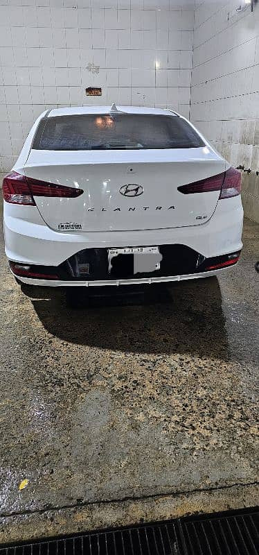 Hyundai Elantra GLS 2021 4