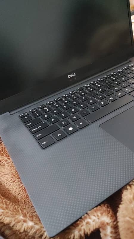 Dell precision 5540 1