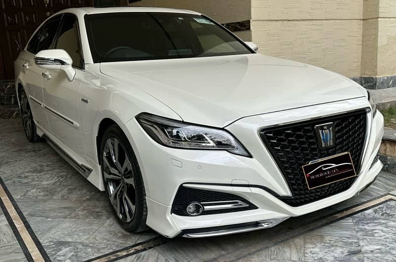 Toyota crown royal saloon g top variant 1