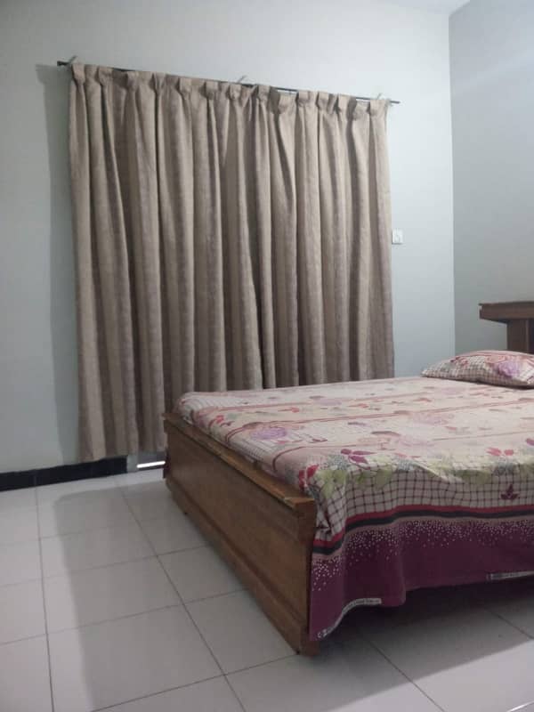 Dont miss 3bed dd big apartment 2nd floor neat clean apartment main university road block7 jauhar 4