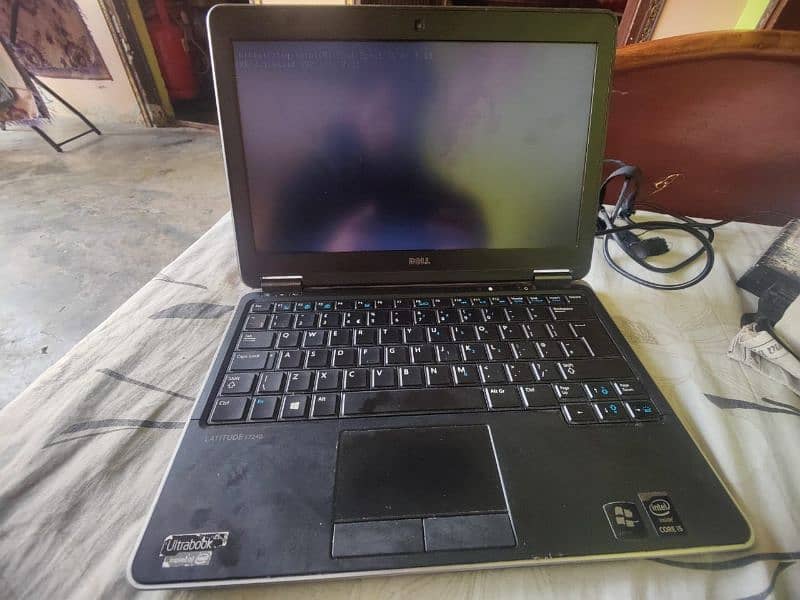 Dell ultrabook Laptop 2