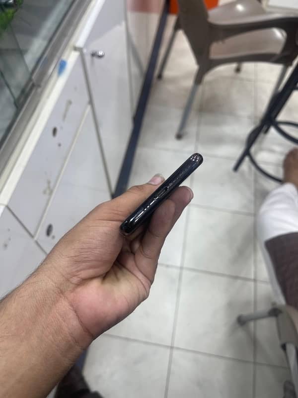 iphone 11 pro 2