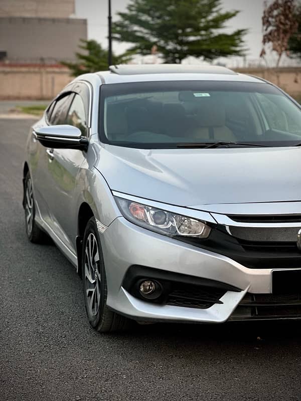 Honda Civic Oriel 2018 4