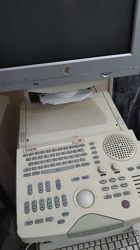 ultrasound michine good working condition 0