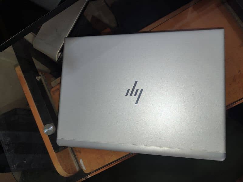 hp elitebook 830g5 i5 8th gen. 7