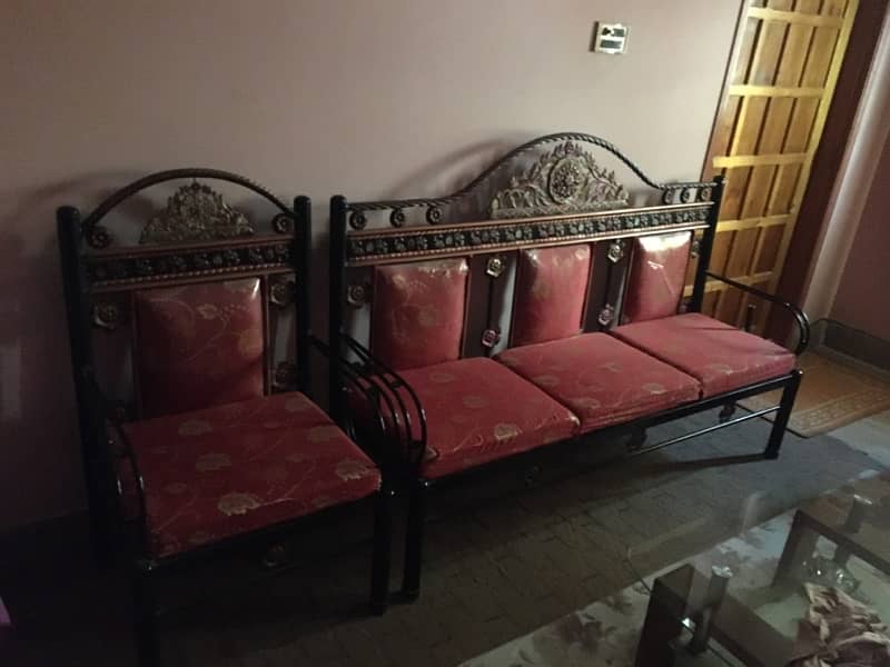 5 seater iron sofa set good condition urgent sale 0