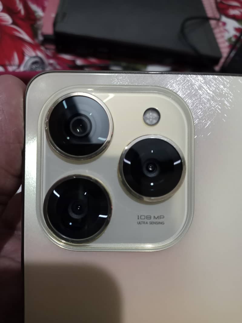 Tecno Spark 20 Pro Urgent Sale 4